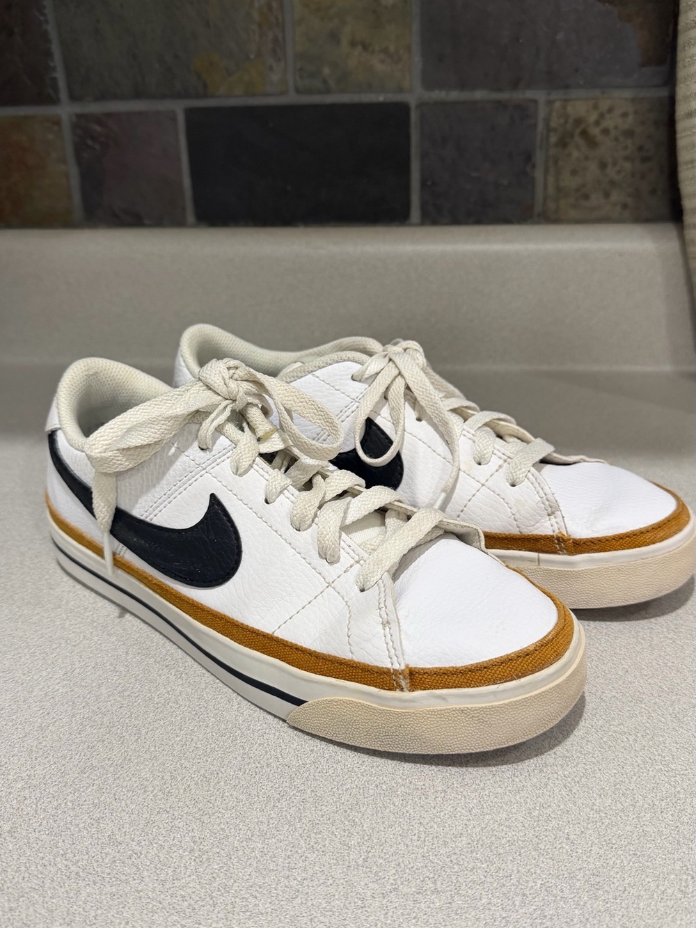 Nike Womens Court Legacy White Sneakers with Black Swoosh & Brown Trim Size 7.5